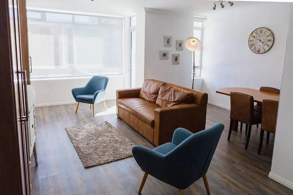 Sea Point 2Br Walk To Beach, Shops & Eats location